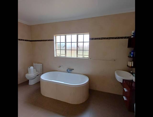 4.60HA FARM FOR SALE IN HARTBEESFONTEIN AH